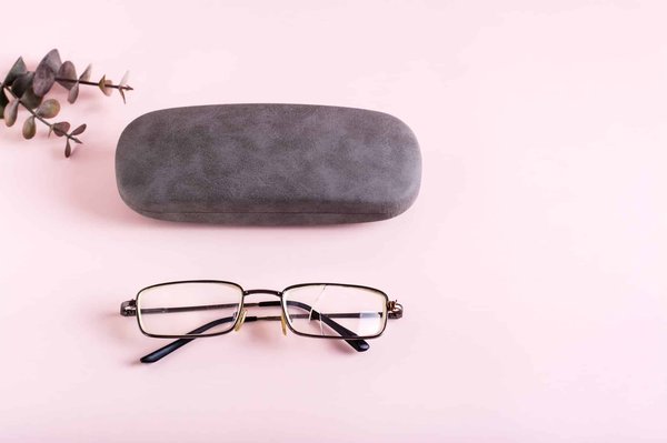 Etui à lunettes : techniques efficaces pour ranger vos lunettes